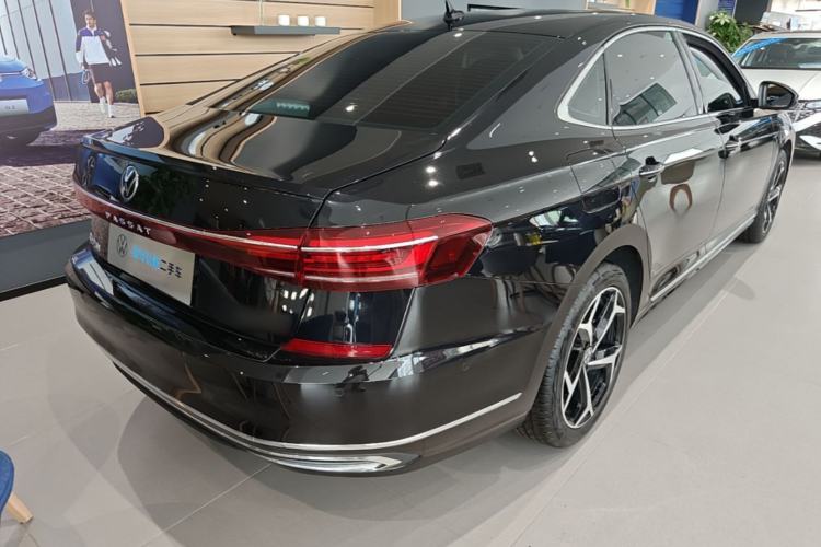 Used Volkswagen Passat 2025 Outstanding Model 380TSI Starry Dragon Glorious Edition Rear Right 45 Deg