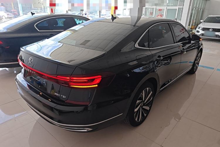 Used Volkswagen Passat 2025 Premium Version 380TSI Dragon Edition Rear Right 45 Deg