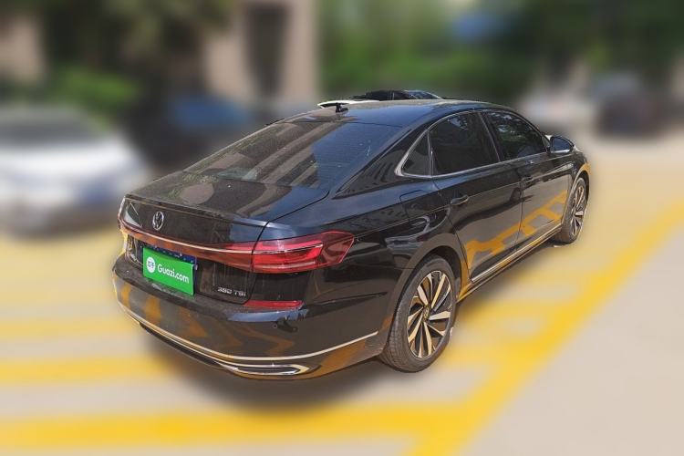 Used Volkswagen Passat 2025 Premium Version 380TSI Dragon Edition Rear Right 45 Deg