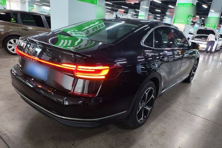 Used Volkswagen Passat 2025 Outstanding Model 330TSI Starry Elite Edition Rear Right 45 Deg
