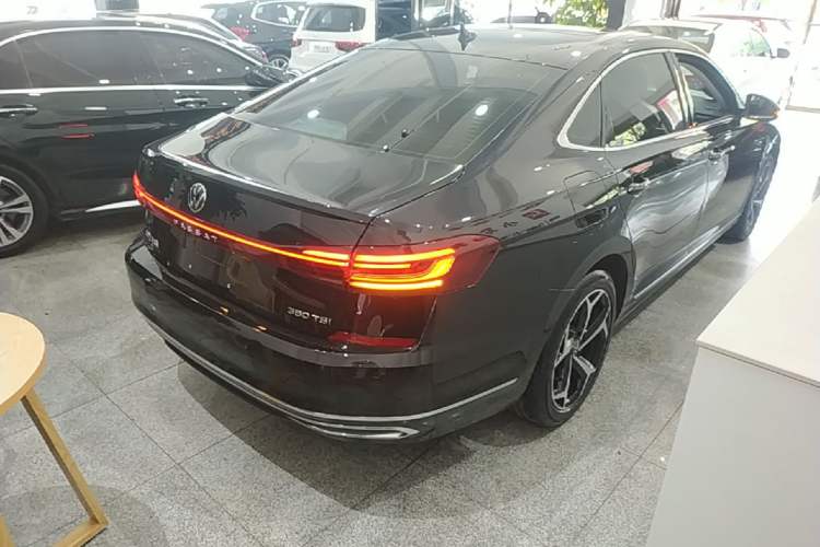 Used Volkswagen Passat 2025 Outstanding Model 380TSI Starry Dragon Edition Rear Right 45 Deg