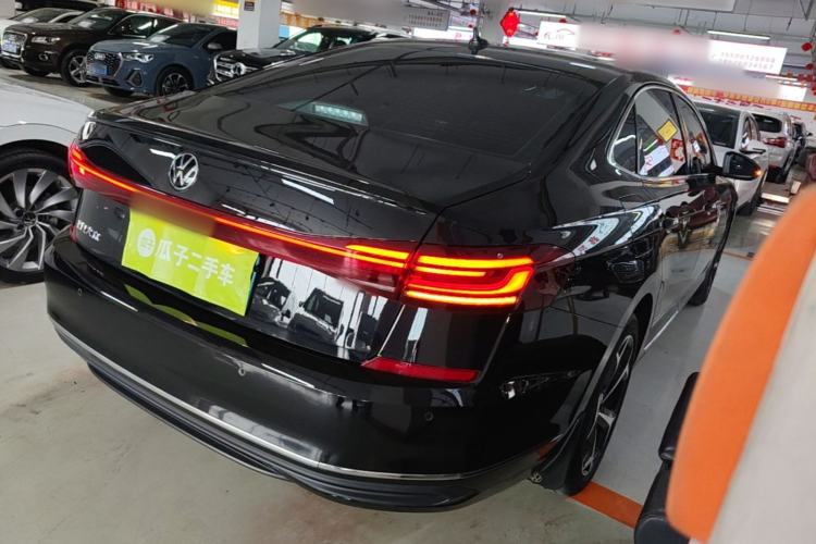 Used Volkswagen Passat 2025 Outstanding Model 330TSI Starry Elite Edition Rear Right 45 Deg