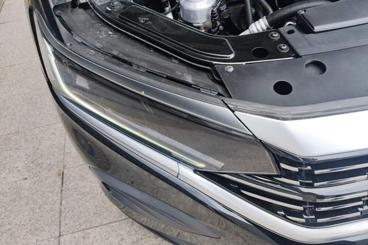 Used Volkswagen Passat 2025 Outstanding Model 280TSI Business Edition Right Front Headlight