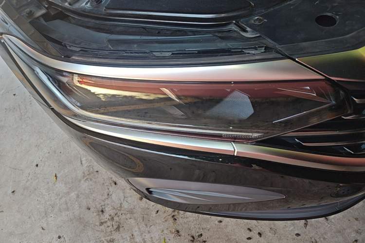 Used Volkswagen Passat 2025 Outstanding Model 280TSI Business Edition Right Front Headlight