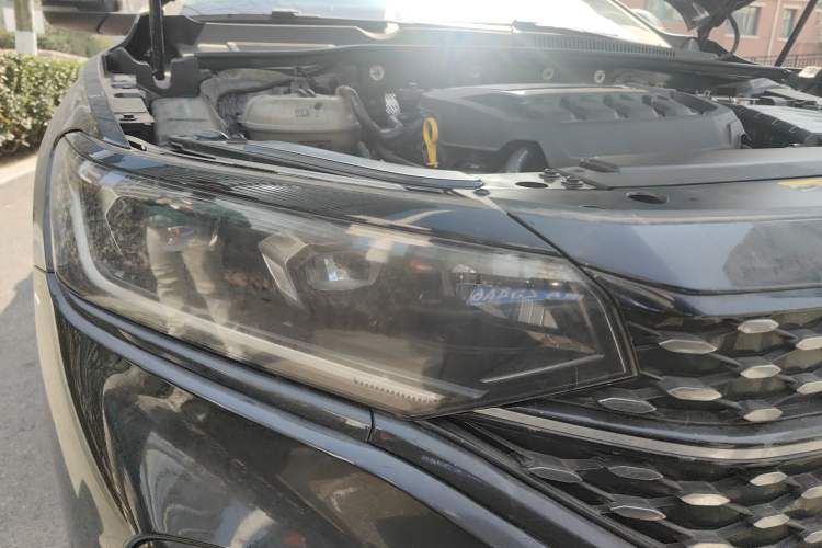 Used Volkswagen Passat 2025 Outstanding Model 380TSI Starry Dragon Edition Right Front Headlight
