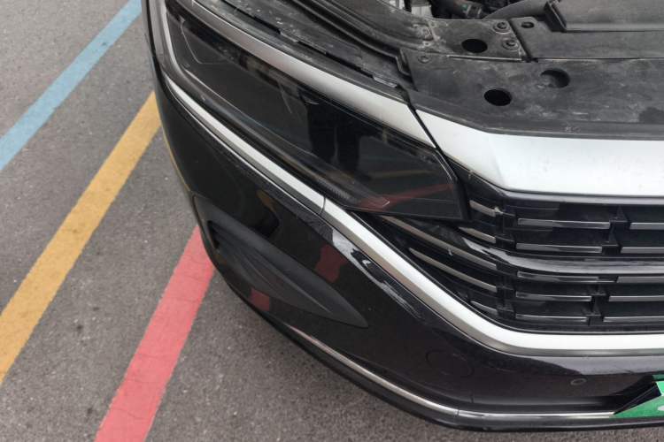 Used Volkswagen Passat 2025 Outstanding Model 330TSI Elite Edition Right Front Headlight