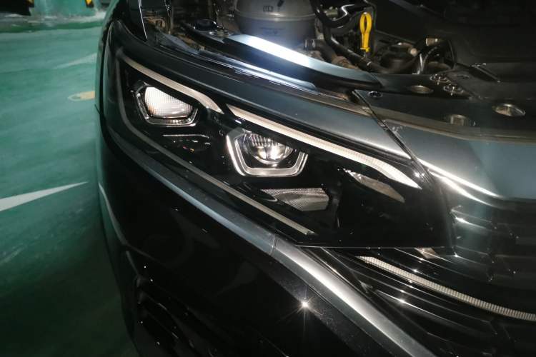 Used Volkswagen Passat 2025 Outstanding Model 380TSI Dragon Glory Edition Right Front Headlight