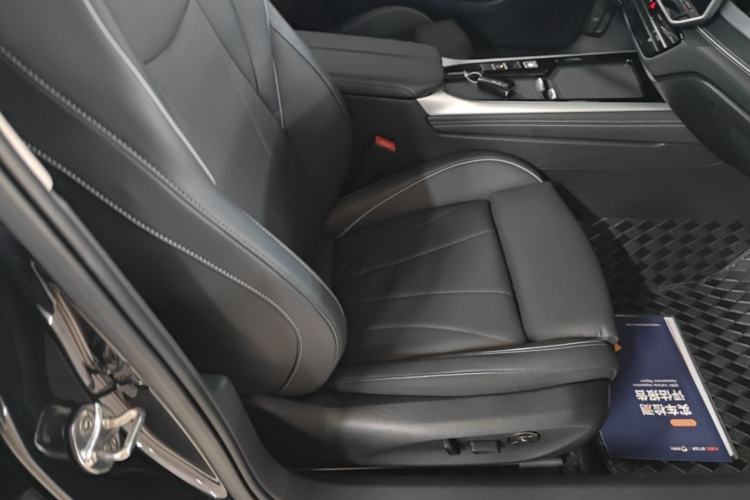 Used Volkswagen Passat 2025 Pro 380TSI Dragon Edition Right Front Seat