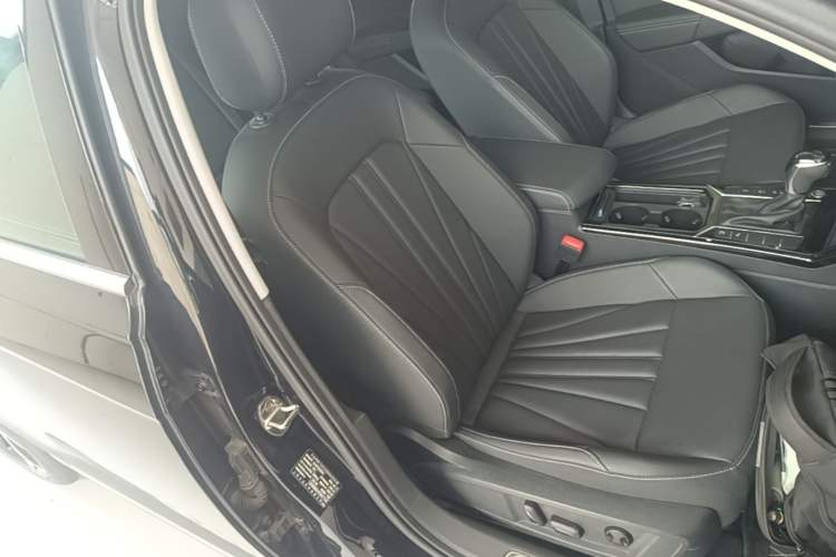 Used Volkswagen Passat 2025 Outstanding Model 380TSI Starry Dragon Glorious Edition Right Front Seat