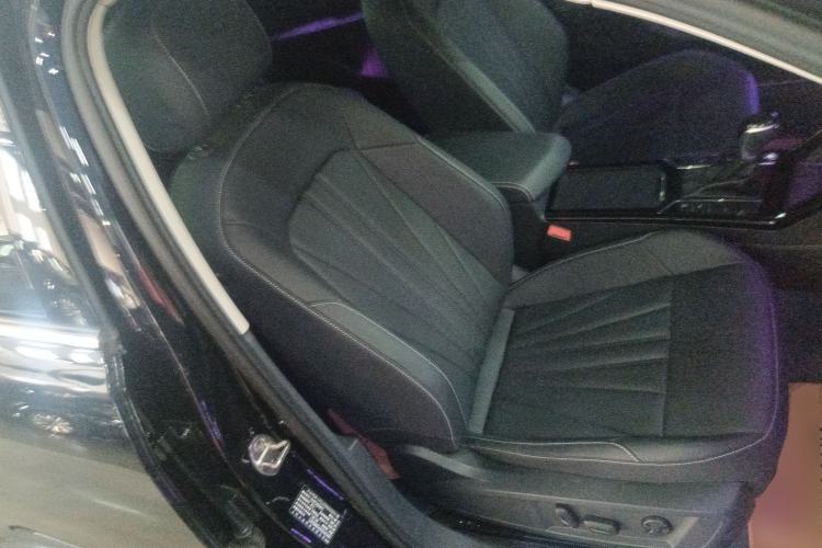 Used Volkswagen Passat 2025 Outstanding Model 380TSI Starry Dragon Glorious Edition Right Front Seat