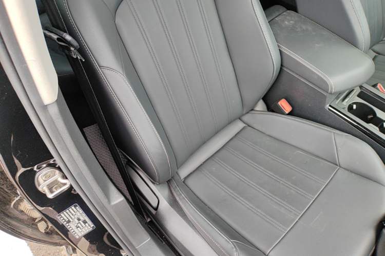 Used Volkswagen Passat 2025 Outstanding Model 280TSI Business Edition Right Front Seat