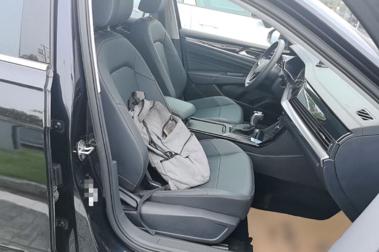 Used Volkswagen Passat 2025 Outstanding Model 280TSI Business Edition Right Front Seat