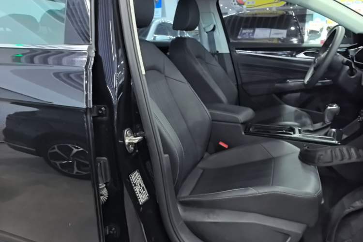 Used Volkswagen Passat 2025 Outstanding Model 280TSI Business Edition Right Front Seat