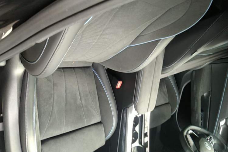 Used Volkswagen Passat 2025 Pro 380TSI Starry Dragon Luxury Edition Right Front Seat