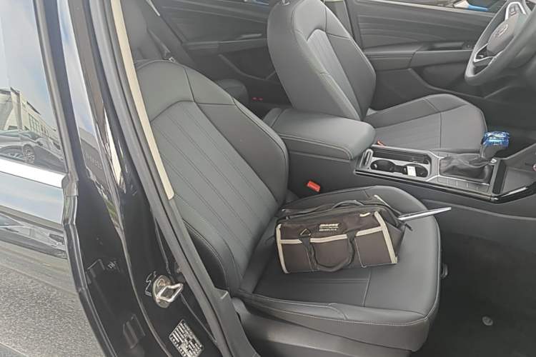 Used Volkswagen Passat 2025 Outstanding Model 280TSI Business Edition Right Front Seat
