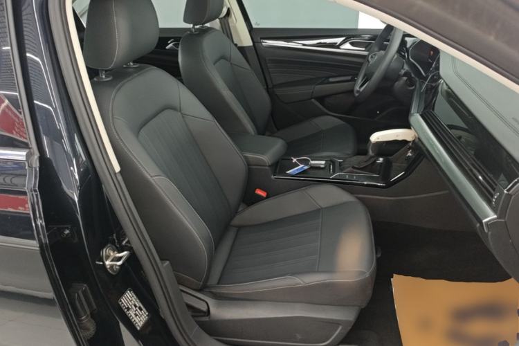 Used Volkswagen Passat 2025 Outstanding Model 280TSI Business Edition Right Front Seat
