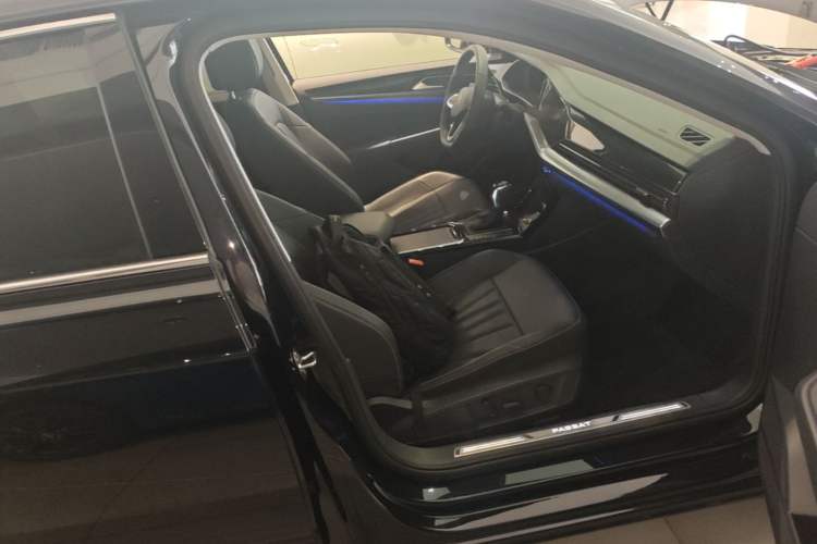 Used Volkswagen Passat 2025 Outstanding Model 380TSI Dragon Glory Edition Right Front Seat