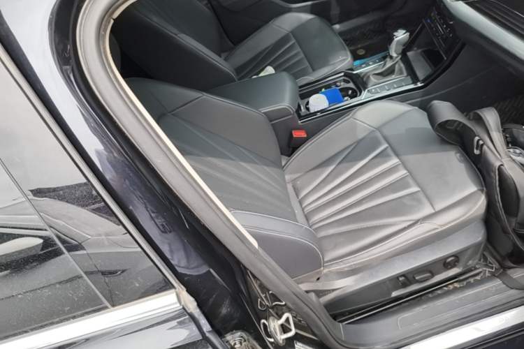 Used Volkswagen Passat 2025 Premium Version 380TSI Dragon Edition Right Front Seat