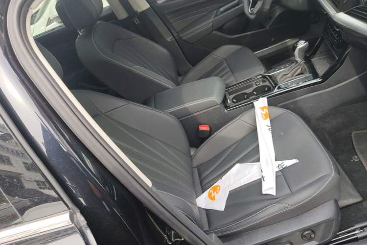 Used Volkswagen Passat 2025 Outstanding Model 380TSI Starry Dragon Glorious Edition Right Front Seat