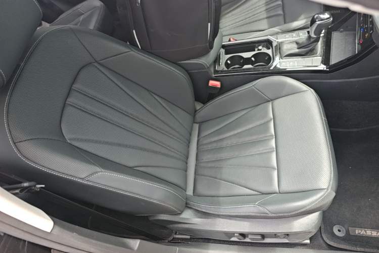 Used Volkswagen Passat 2025 Outstanding Model 380TSI Dragon Glory Edition Right Front Seat