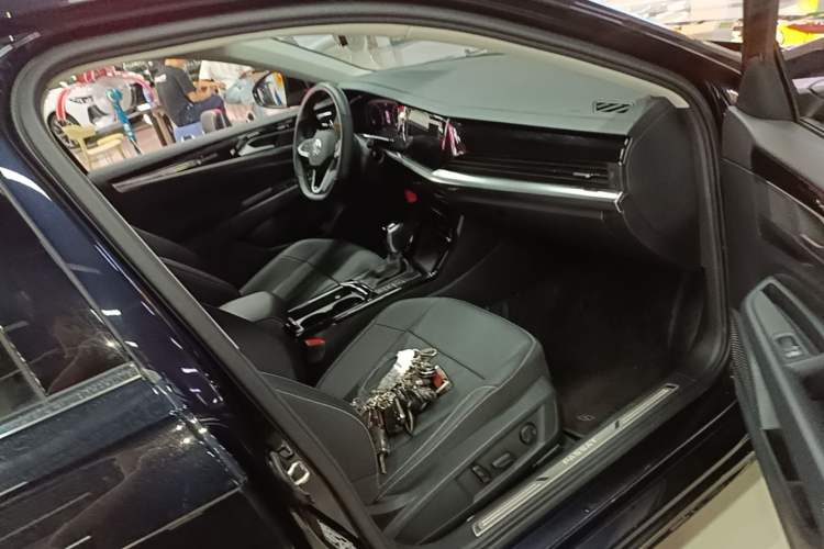 Used Volkswagen Passat 2025 Outstanding Model 380TSI Starry Dragon Glorious Edition Right Front Seat