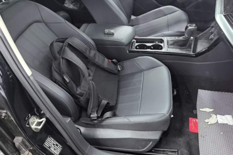 Used Volkswagen Passat 2025 Outstanding Model 280TSI Business Edition Right Front Seat