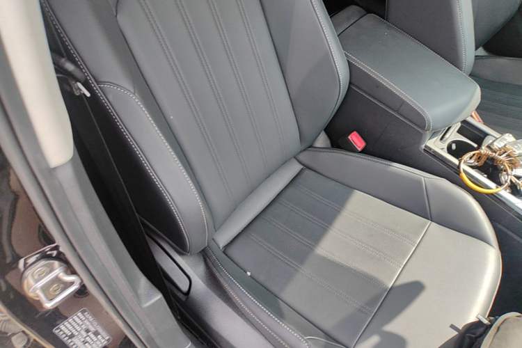 Used Volkswagen Passat 2025 Outstanding Model 280TSI Business Edition Right Front Seat