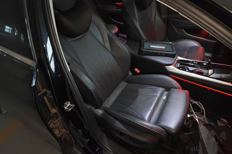 Used Volkswagen Passat 2025 Pro 380TSI Dragon Glory Edition Right Front Seat