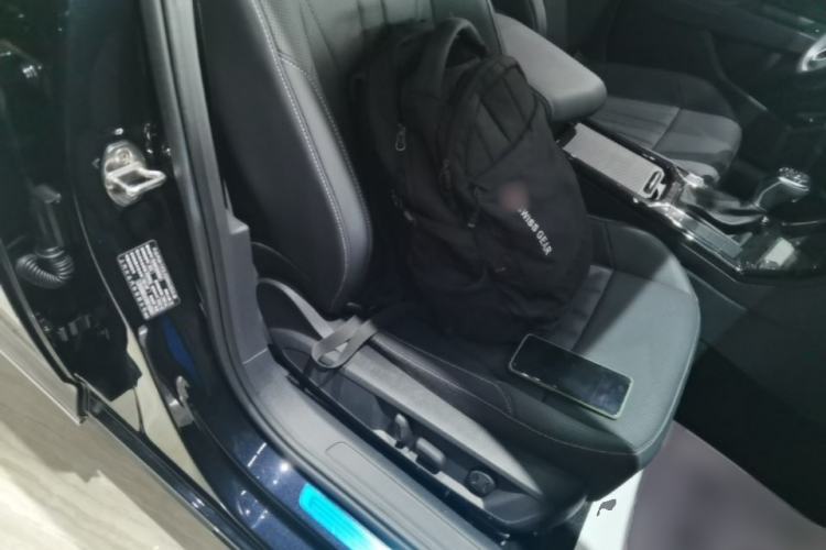 Used Volkswagen Passat 2025 Premium Version 380TSI Dragon Edition Right Front Seat