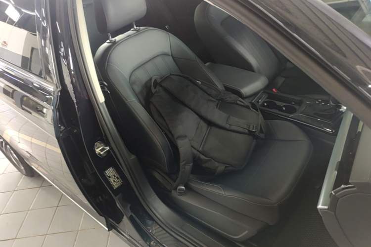 Used Volkswagen Passat 2025 Outstanding Model 280TSI Business Edition Right Front Seat