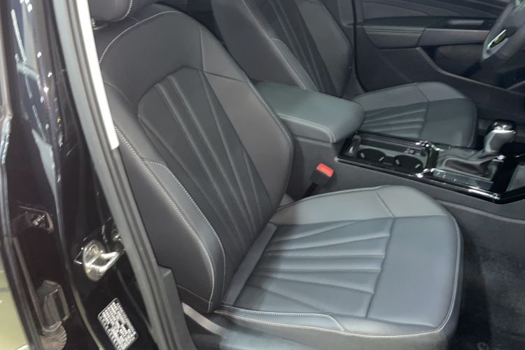 Used Volkswagen Passat 2025 Outstanding Model 330TSI Starry Elite Edition Right Front Seat