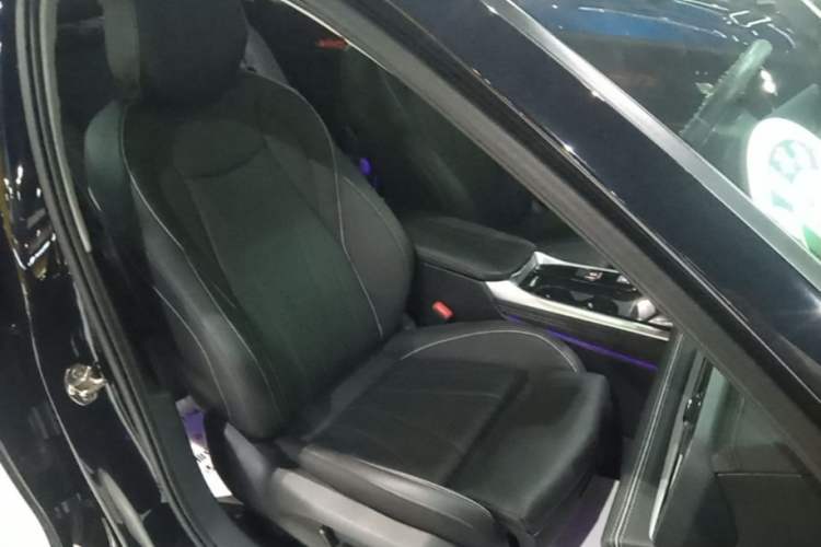 Used Volkswagen Passat 2025 Pro 380TSI Starry Dragon Edition Right Front Seat
