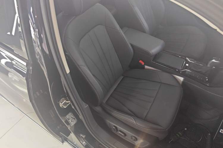 Used Volkswagen Passat 2025 Outstanding Model 380TSI Starry Dragon Edition Right Front Seat