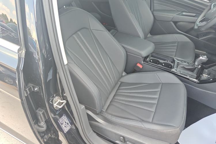 Used Volkswagen Passat 2025 Outstanding Model 380TSI Dragon Glory Edition Right Front Seat