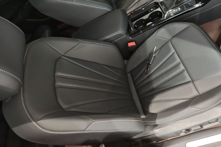 Used Volkswagen Passat 2025 Outstanding Model 380TSI Starry Dragon Glorious Edition Right Front Seat