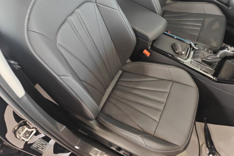 Used Volkswagen Passat 2025 Outstanding Model 380TSI Starry Dragon Edition Right Front Seat