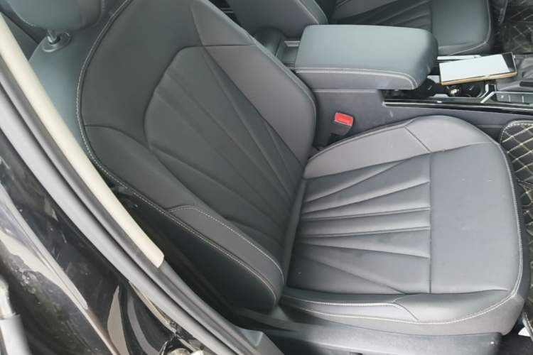 Used Volkswagen Passat 2025 Premium Version 380TSI Dragon Edition Right Front Seat