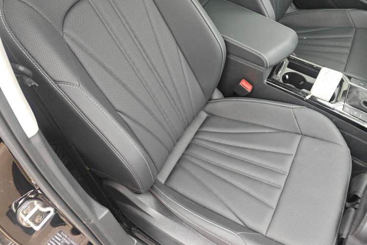 Used Volkswagen Passat 2025 Outstanding Model 380TSI Dragon Glory Edition Right Front Seat