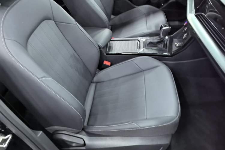 Used Volkswagen Passat 2025 Outstanding Model 280TSI Business Edition Right Front Seat