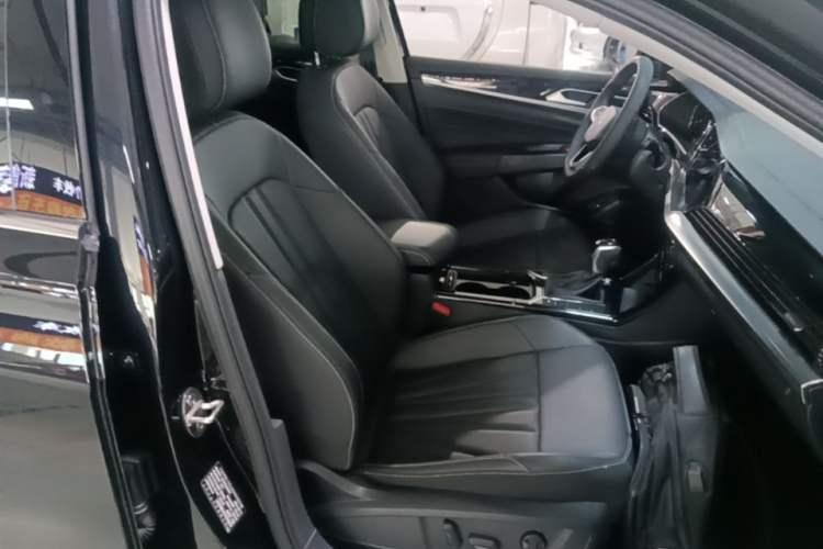 Used Volkswagen Passat 2025 Premium Version 380TSI Dragon Edition Right Front Seat