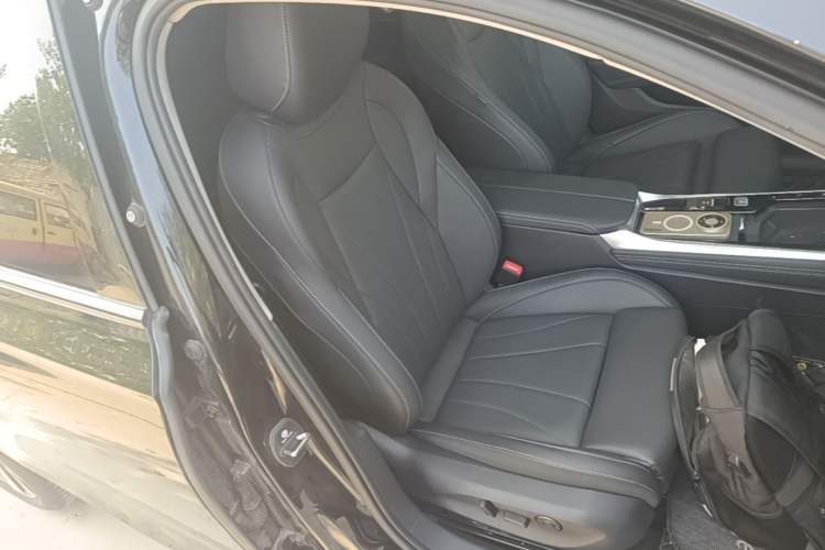 Used Volkswagen Passat 2025 Pro 380TSI Starry Dragon Edition Right Front Seat