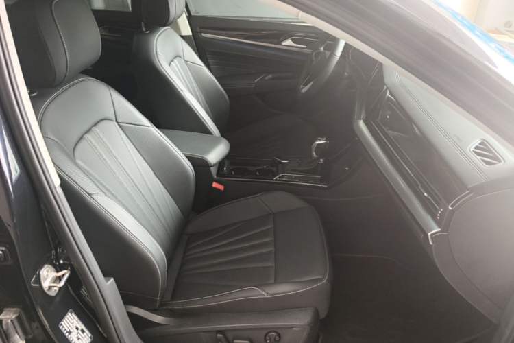Used Volkswagen Passat 2025 Outstanding Model 380TSI Starry Dragon Glorious Edition Right Front Seat
