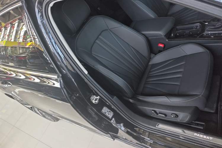 Used Volkswagen Passat 2025 Outstanding Model 380TSI Dragon Glory Edition Right Front Seat