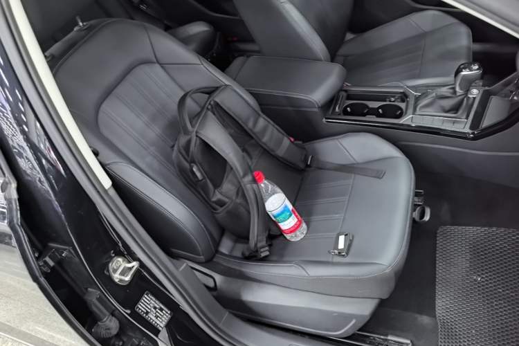 Used Volkswagen Passat 2025 Outstanding Model 280TSI Business Edition Right Front Seat
