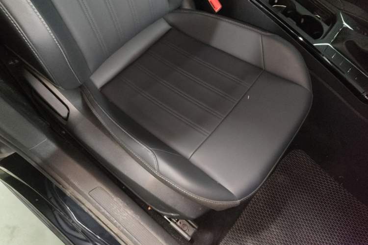 Used Volkswagen Passat 2025 Outstanding Model 280TSI Business Edition Right Front Seat