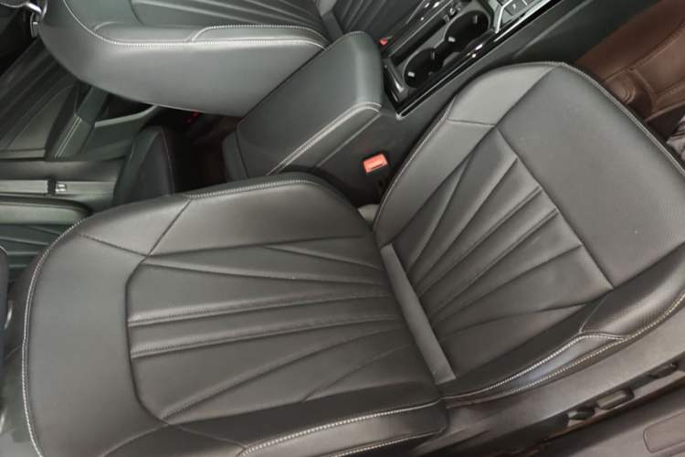 Used Volkswagen Passat 2025 Outstanding Model 330TSI Starry Elite Edition Right Front Seat
