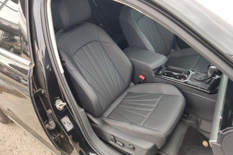 Used Volkswagen Passat 2025 Outstanding Model 380TSI Starry Dragon Glorious Edition Right Front Seat