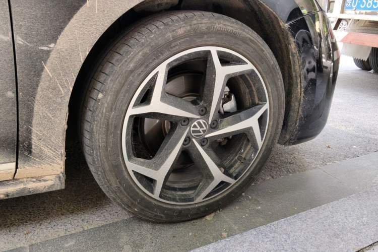 Used Volkswagen Passat 2025 Outstanding Model 380TSI Starry Dragon Edition Right Front Wheel Hub