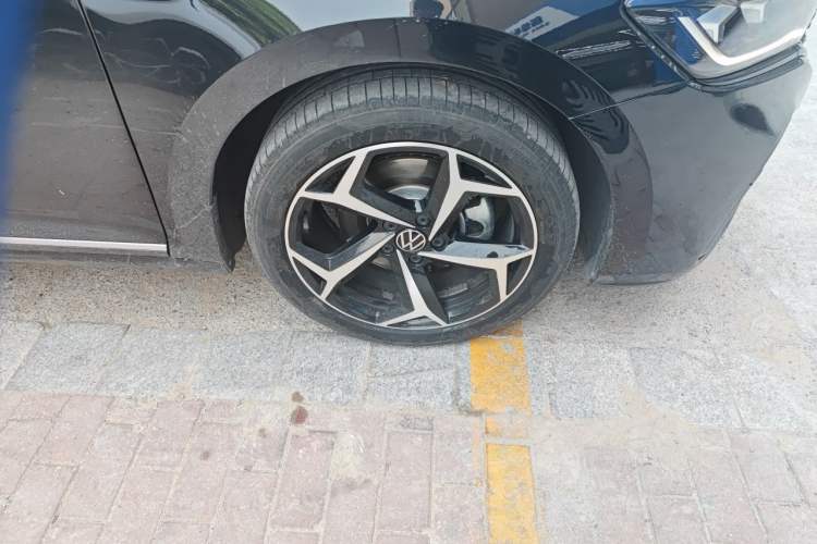 Used Volkswagen Passat 2025 Outstanding Model 380TSI Starry Dragon Edition Right Front Wheel Hub