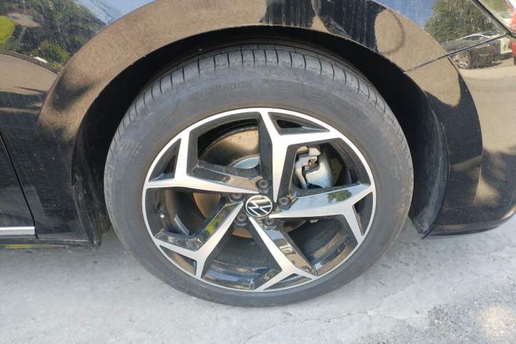 Used Volkswagen Passat 2025 Outstanding Model 380TSI Starry Dragon Edition Right Front Wheel Hub
